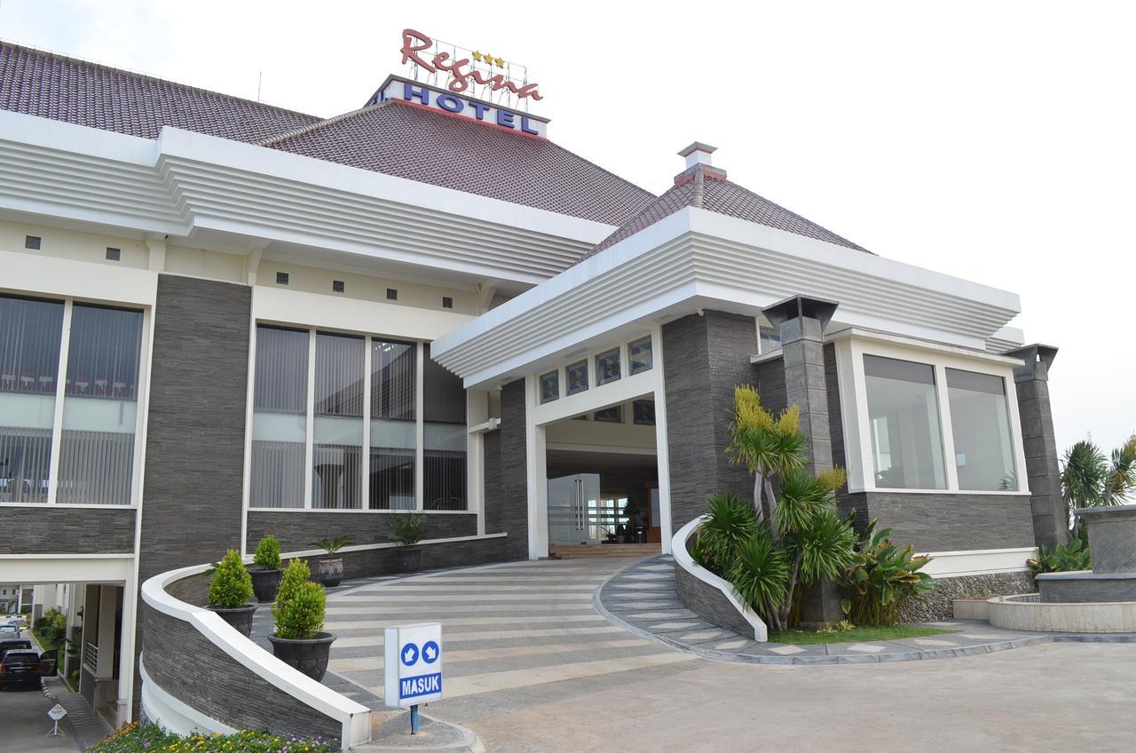 Regina Hotel Pemalang Exterior foto